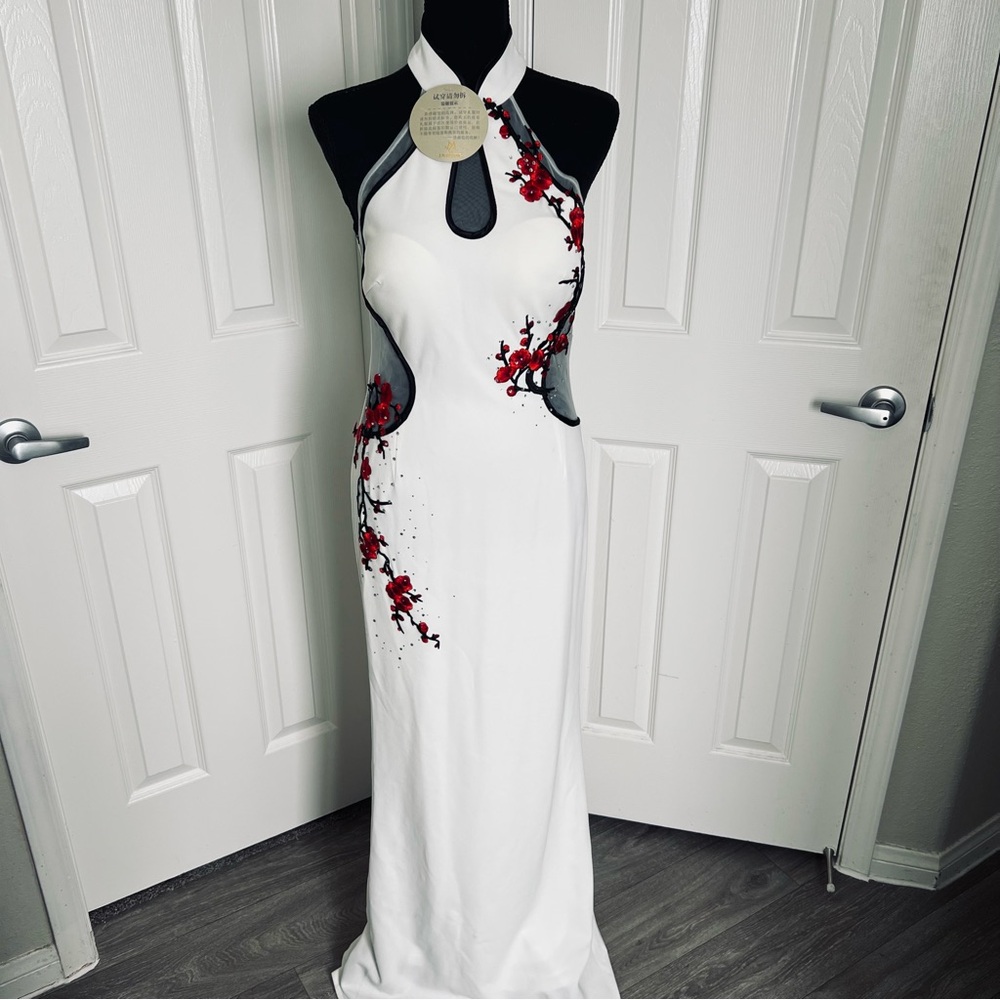 🌹 Sexy White Padded Lined Dress Sheer Side Panels Red Flowers Size M (8)